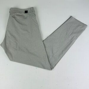 Vuori Aim Pants Mens 34 X 32 Gray Chino Lightweight Everyday Stretch Golf V431